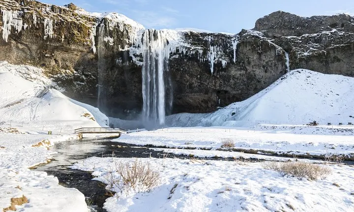 Winter South Coast Day Tour by Minibus from Reykjavik