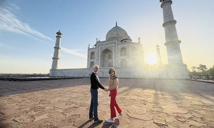 Taj Mahal, Agra Fort & Baby Taj Private City Tour by Car