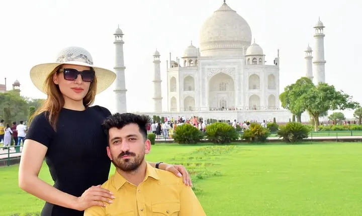 From Delhi: Same Day Taj Mahal, Agra Tour By Car with Option