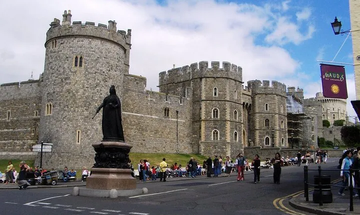 All Inclusive Windsor Castle Stonehenge Private Tour with Passes