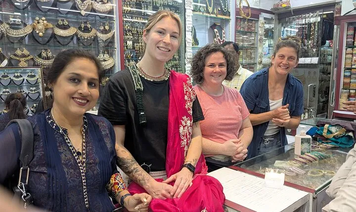 Exclusive Mumbai Suburbs Shopping for Fashion, jewelry and More