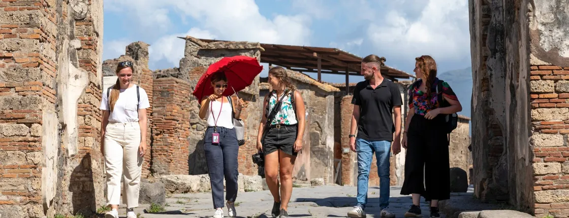 Pompeii and Mount Vesuvius select tour with local lunch