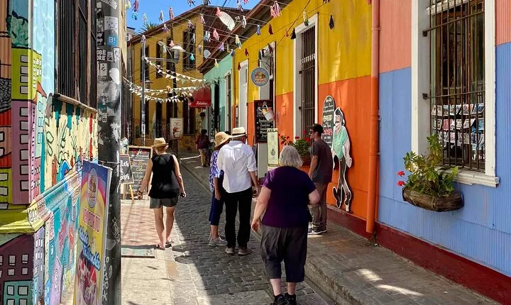 Valparaíso Wonders: A Full-Day Coastal Experience from Santiago