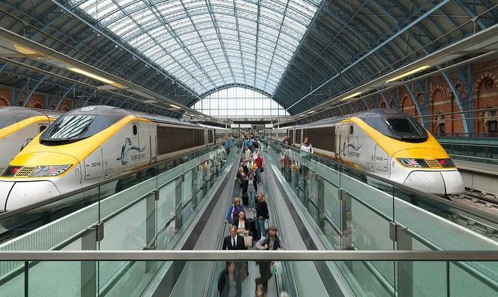 St Pancras Station to Gatwick Airport Private Transfer Service