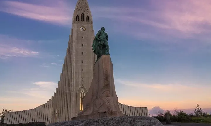 Walking tour of Reykjavik city