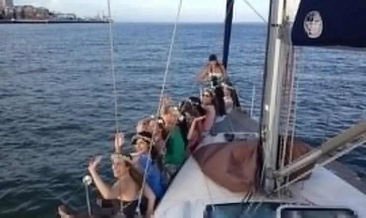2 Hours Private Sailing Tour in Lisbon