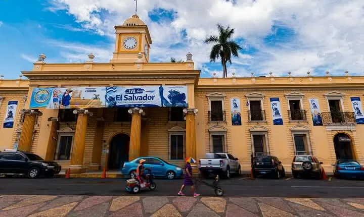 Combo Tour :Joya de Céren + Volcanoes Park + Santa Ana City