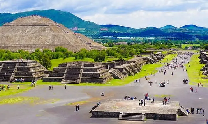 Pyramids of Teotihuacán and Basilica of Guadalupe
