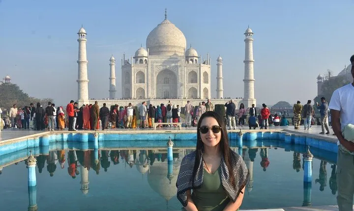 Sunrise Taj Mahal and Agra Fort Tour from Delhi with 5* Meal