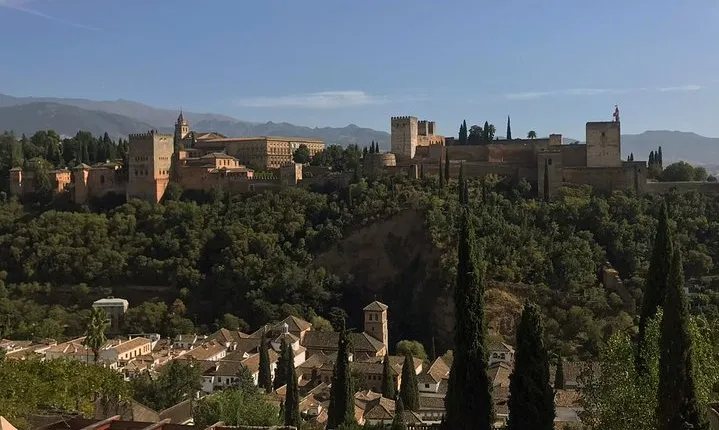 Semi Private Tour to the Alhambra from Nerja