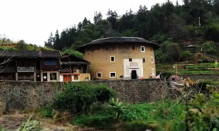 Private Day Tour to Hakka Earth Building from Xiamen