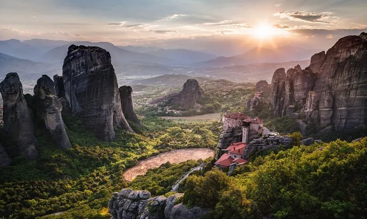 Private Day Trip from Athens to Meteora 