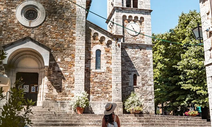 Chianti and Castle Small Group Tour from Siena with Wine Tasting