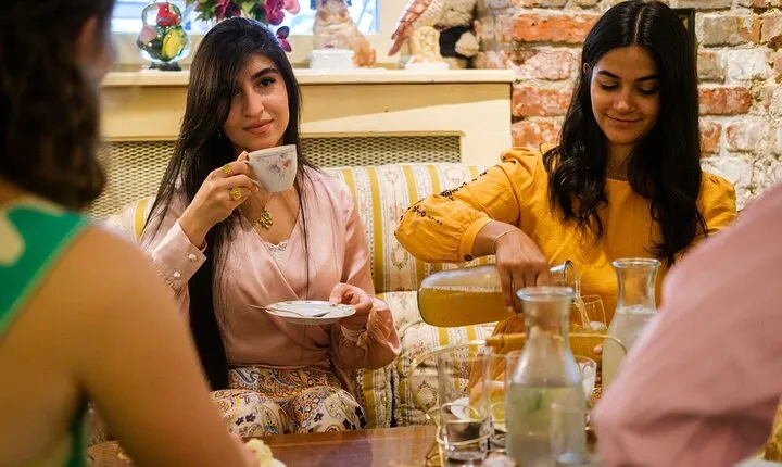 Vienna Dessert Tour: Homemade Cakes, Strudels & Hidden Caffes