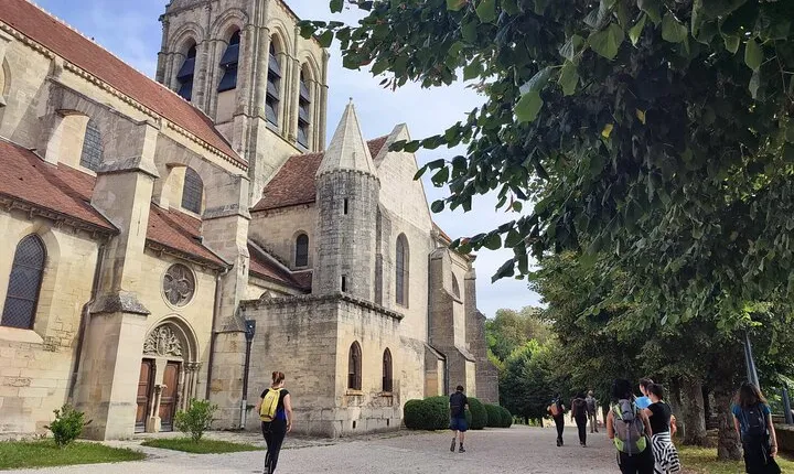 Hiking Adventure in Van Gogh's Footsteps with 6 miles walk