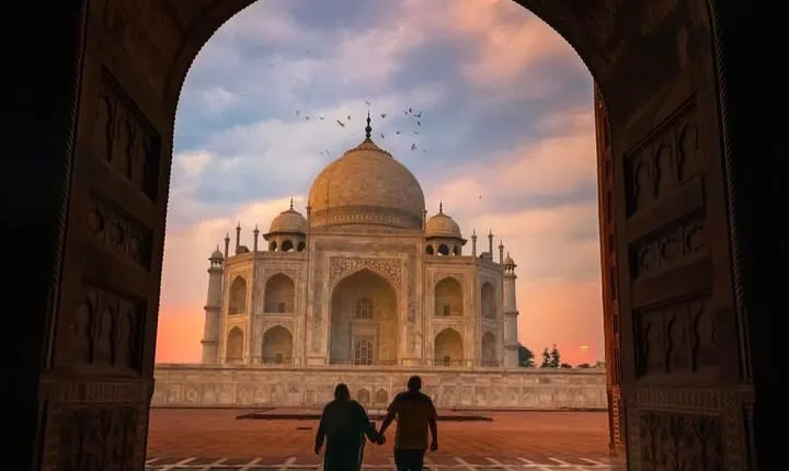 From Delhi :- Full Day Taj Mahal And Agra Fort Tour With 5* Lunch