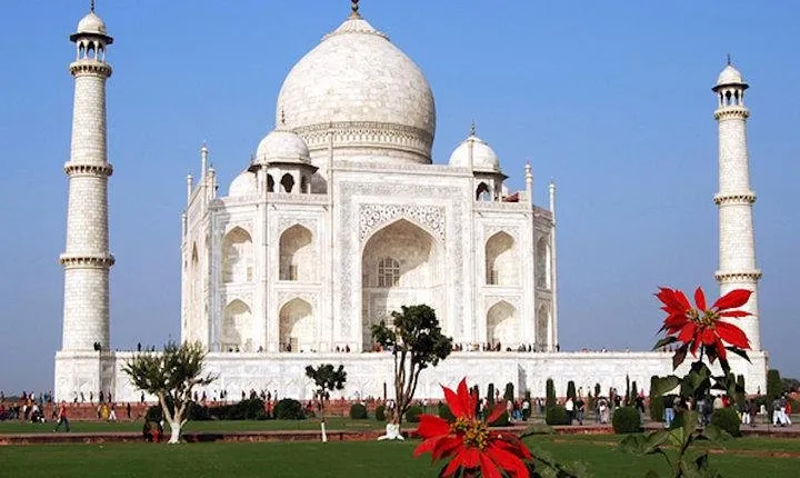 Transfer from Delhi to Jaipur with Tajmahal sight seeing