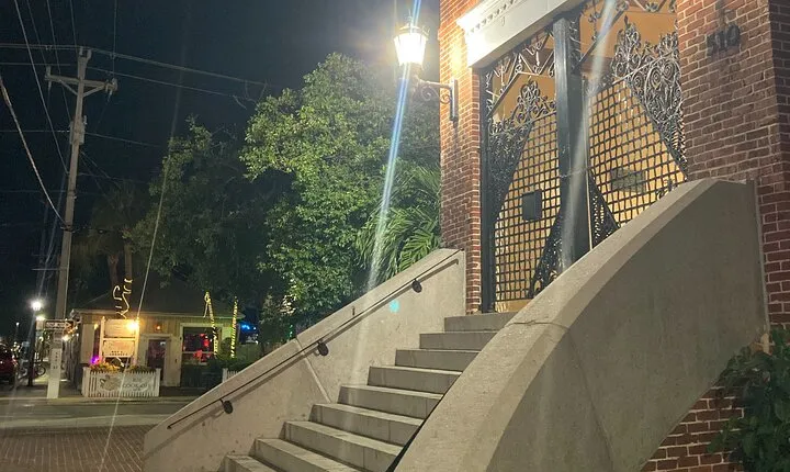 iWitness Key West True Crime Walking Tour