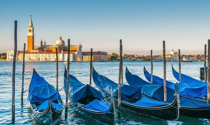 Venice Walking Tour: Jewish Ghetto, Rialto & Doge's Palace