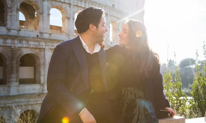 Rome: Photoshooting at the Colosseum with anecdotes from a private guide and Aperitivo Box