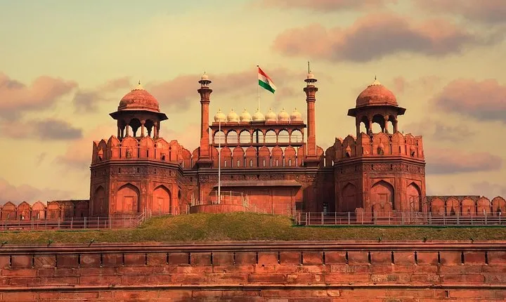 Own Sightseeing Tour in Delhi with Guide & Transport