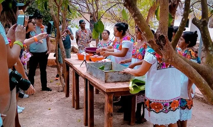 Private Tour Mayan Community Yaxunah