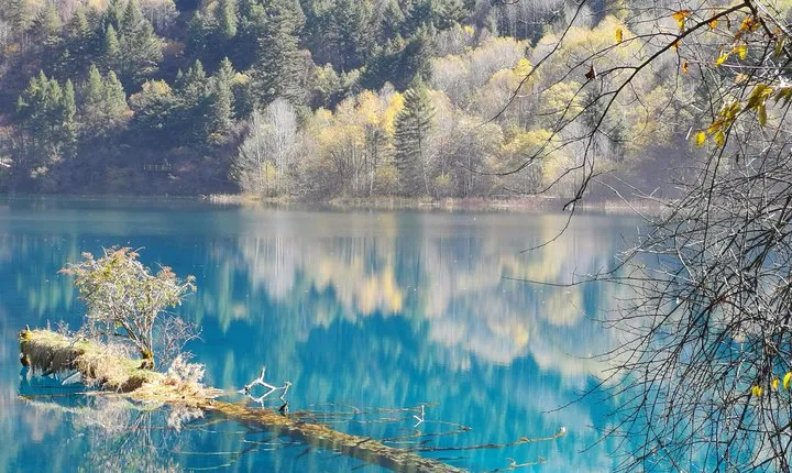 4 Days Jiuzhaigou and Huanglong Fairyland Tour by Car