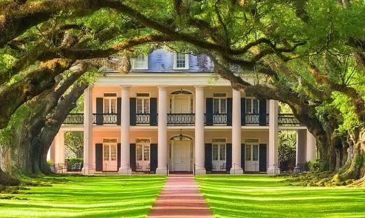 Oak Alley Plantation Admission with Tour and Transportation