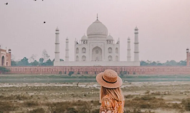 02-Days Taj Mahal Sunrise & Sunset Luxury Tour with Fatehpur Sikri from Delhi