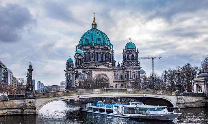 Private Transfer from Prague to Berlin, Hotel-to-hotel, English-speaking driver