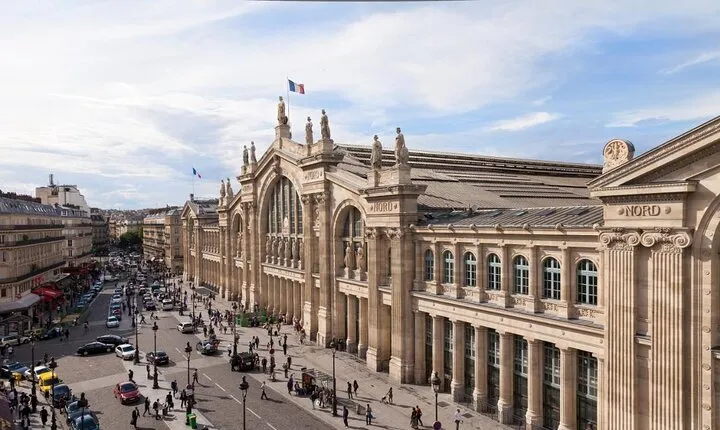 Private One Way Transfer from Railways Station to Hotel in Paris