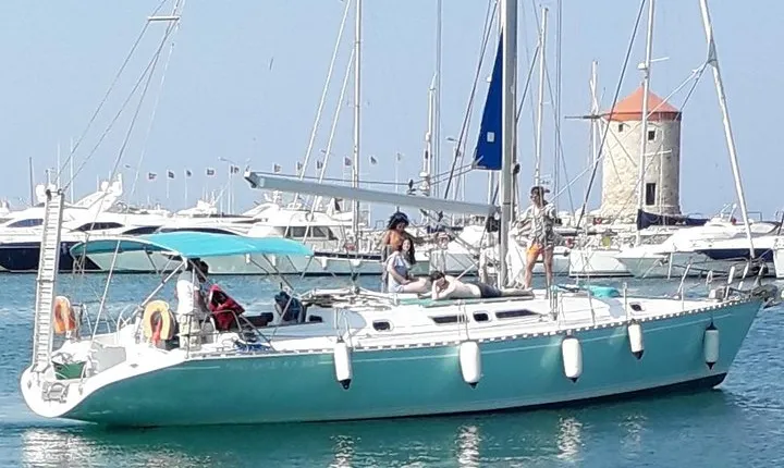 Private Full-Day Cruise in Greece with Lunch