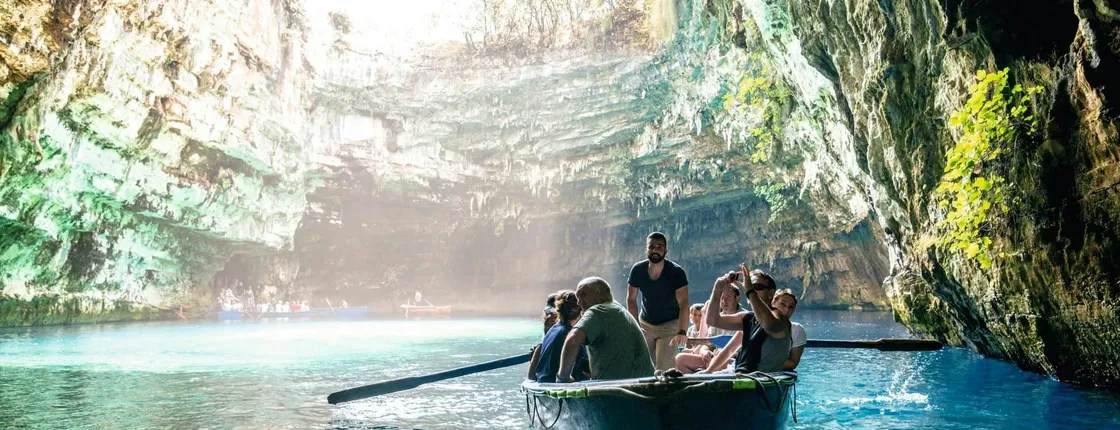 Discover Kefalonia tour with Lake Melissani and Fiskardo