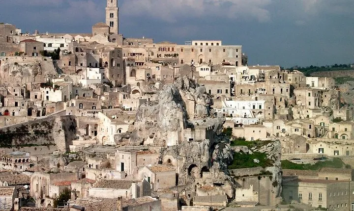 Tour from the Amalfi Coast to Matera "city of the Sassi"