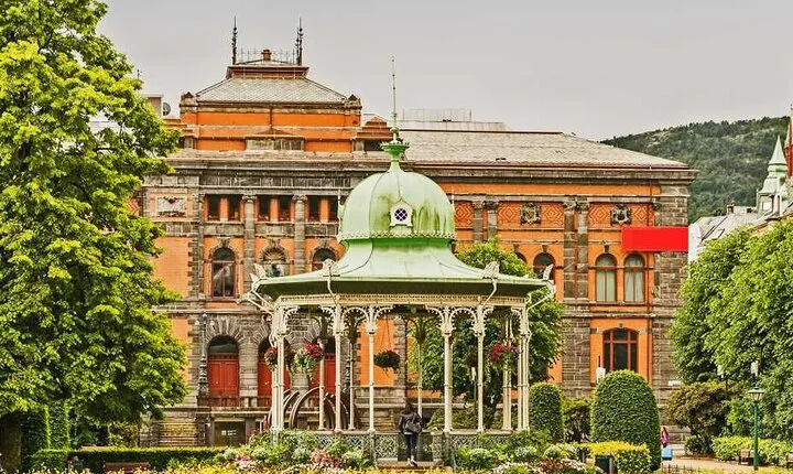 Bergen's Landmarks and History: A Self-Guided Audio Tour