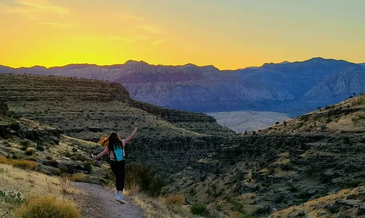 Animal Petting and Sunset Hike in Las Vegas