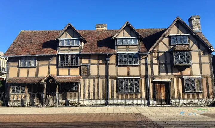 Small-Group Oxford, Warwick Castle and Stratford-upon-Avon 