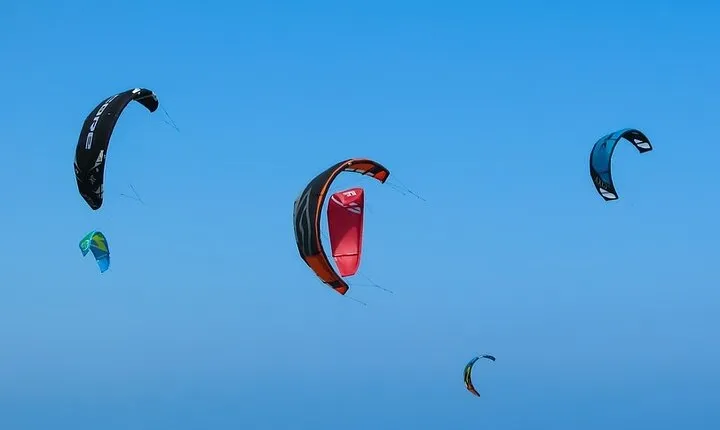 4 Day Ultimate Kite Surfing Adventure & Transfers in Hurghada