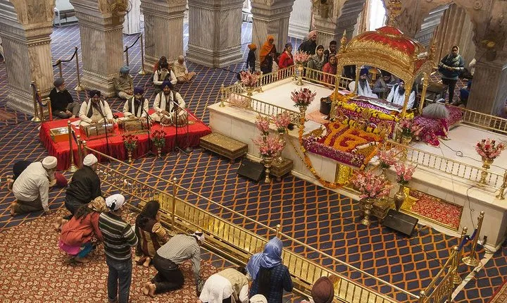 Private Delhi Temples and Spiritual Sites Tour