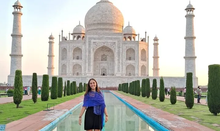 From Delhi Private Guided Day Tour of Taj Mahal and Agra