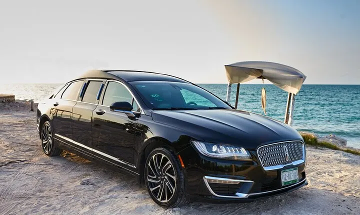 Lincoln Stretch Limo from Akumal to Cancun Airport