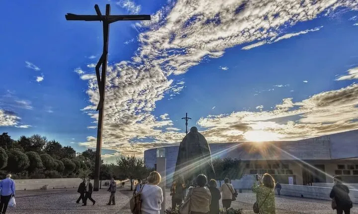 Shrine of Fatima and Óbidos, unique experience