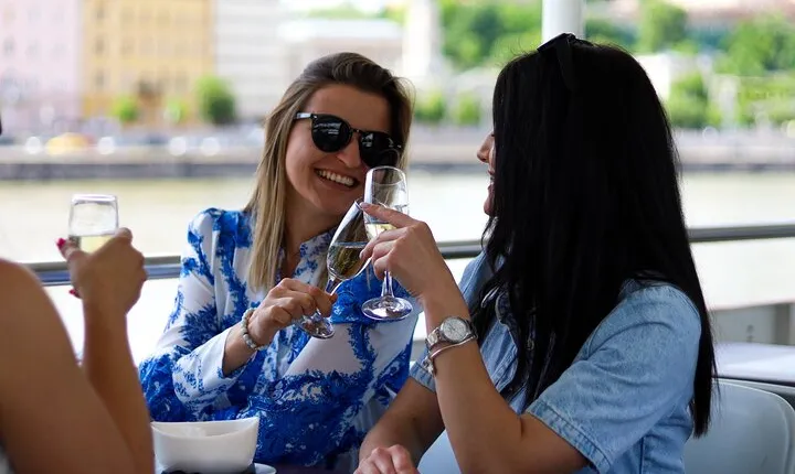 Unlimited Prosecco & Wine Cruise Budapest