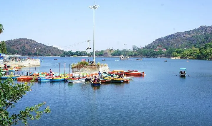 Full-Day Private Tour Mount abu Sightseeing by Cab