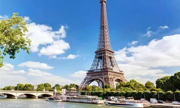 Paris in a Day Louvre and Notre Dame with Lunch at Eiffel Tower