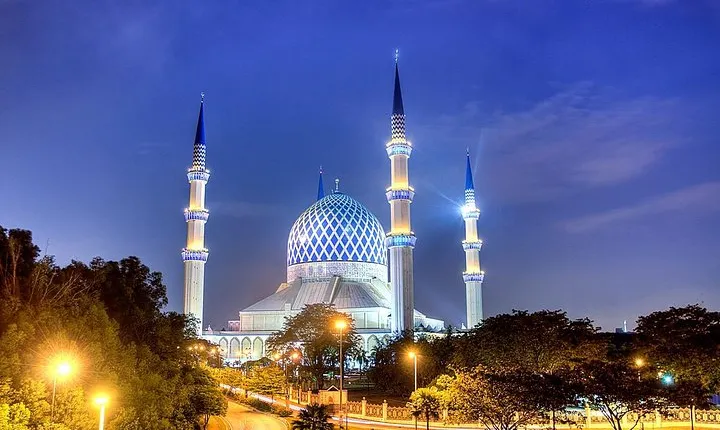 Batu Caves And Blue Mosque Tour