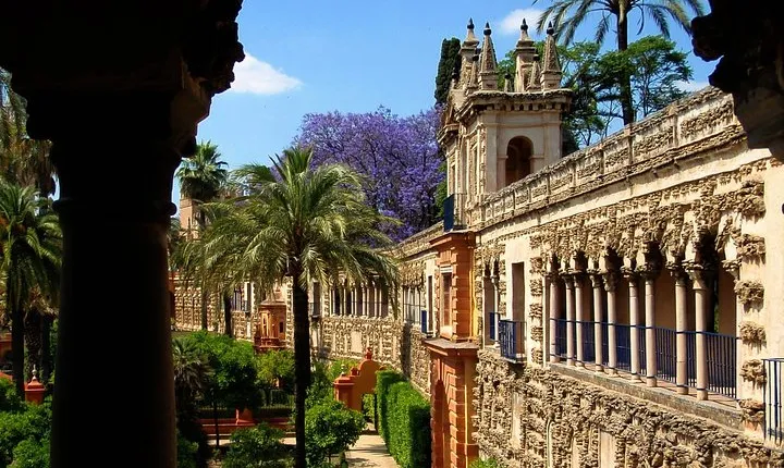 Private Alcazar, Giralda and Cathedral of Seville Tour