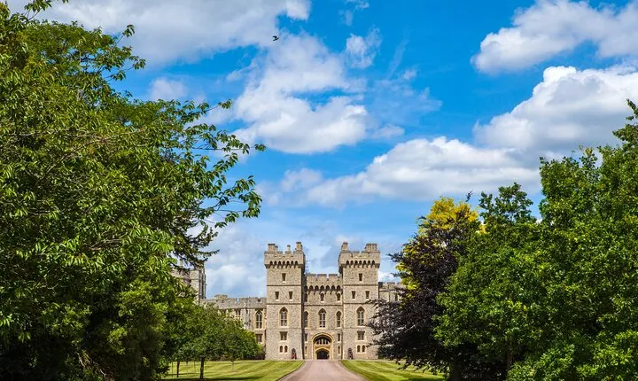 Windsor Castle and Stonehenge Private Sightseeing Tour