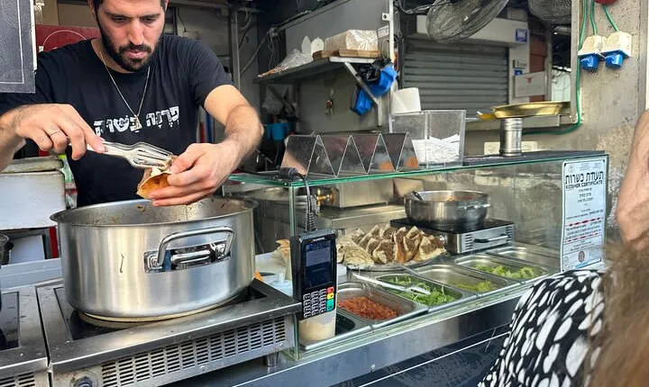 Tel Aviv: Market Food Tasting Private Tour Carmel Market