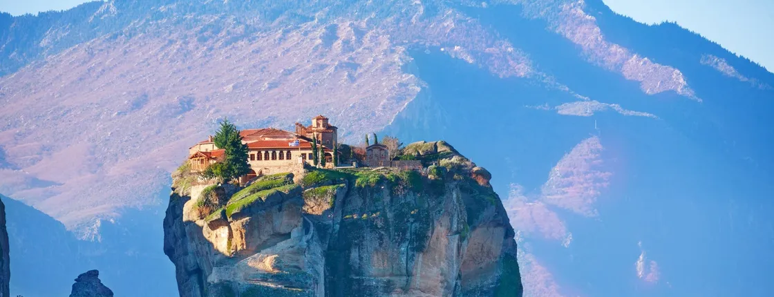 Full-Day Trip to Meteora from Athens with Lunch and Guided Tour